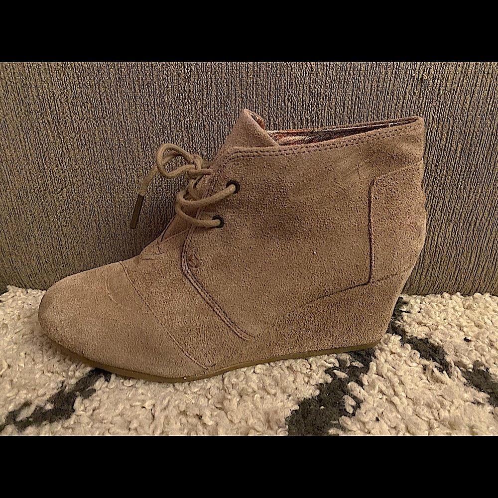 TOMS Beige Suede Wedge Booties - Women’s size 10